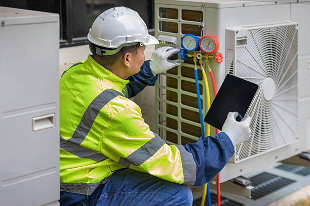 Professional Hvac technician working in Hollister, FL